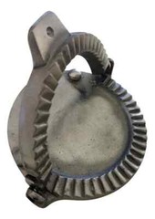 Molde – Cierra Empanadas Roticera En Fundición Aluminio 14cm