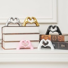 Small Heart Hands Sculpture Decor for Living Room Bedroom Bookshelf Coffe Gold