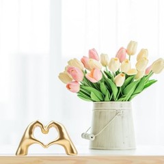 Small Heart Hands Sculpture Decor for Living Room Bedroom Bookshelf Coffe Gold