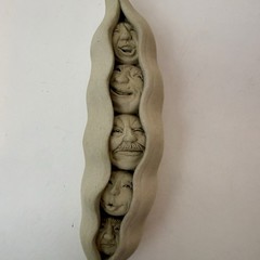2004 Carruth Studio Move Over Peas Garden Sculpture Garden Wall Plaque