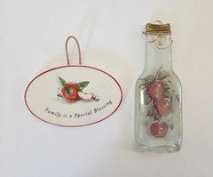 2pc Lot Apple Theme Wall Hanging Ceramic Plaque & Glass Bottle Kitchen Decor
